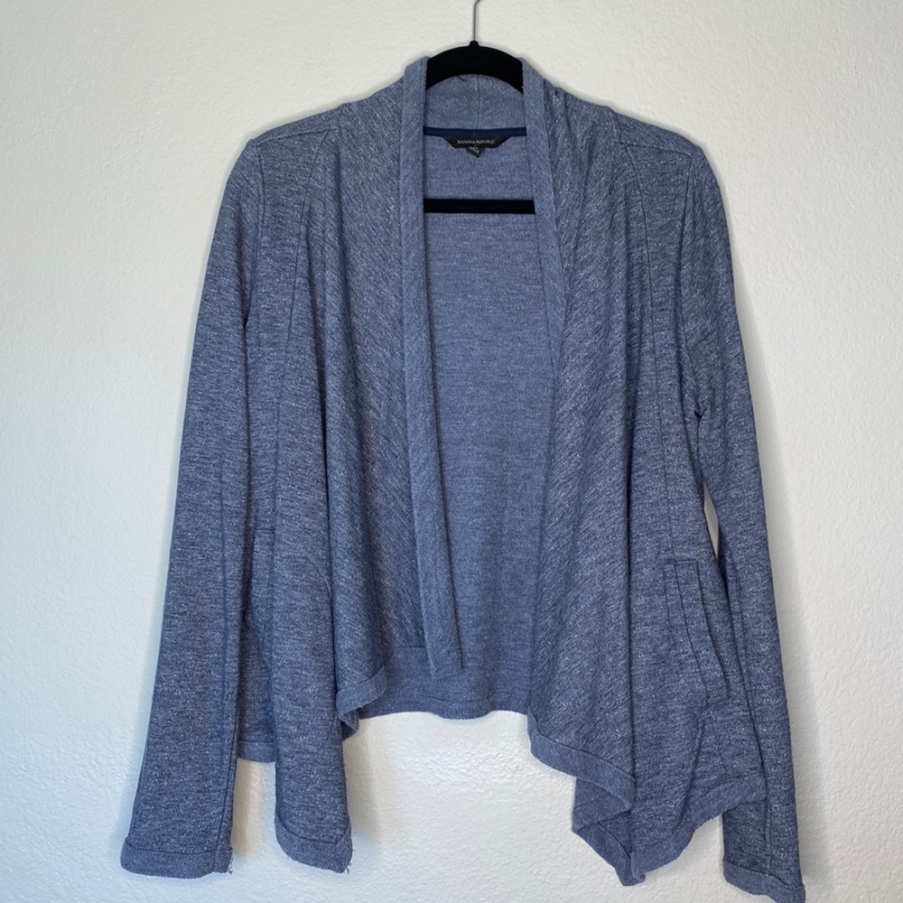 Banana Republic Factory open front flowy sweater Sz medium.